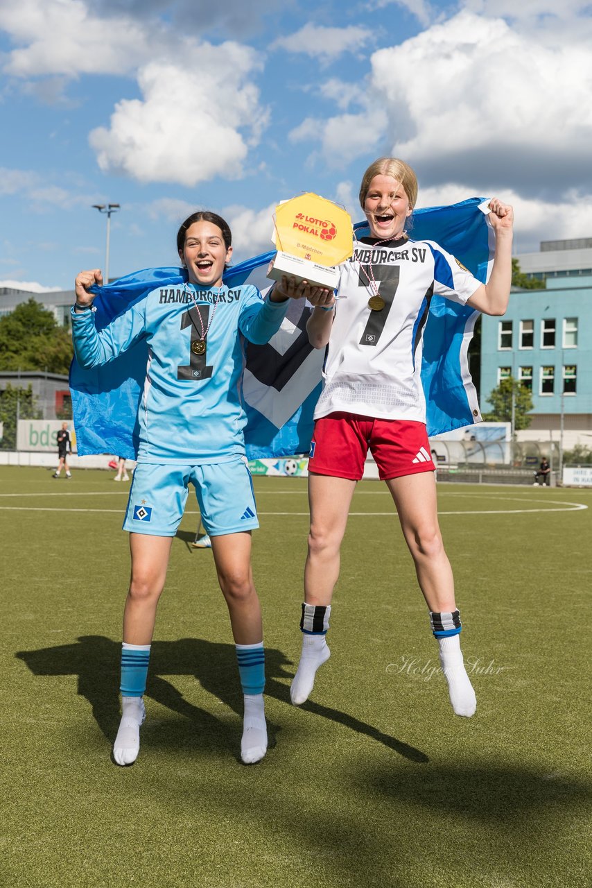 Bild 201 - wBJ Lotto Pokal Finale  Eimsbuetteler TV - Hamburger SV : Ergebnis: 0:3